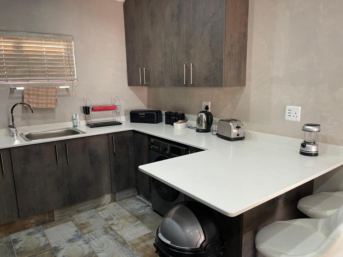 Upper Room Guesthouse Kirkwood Екстериор снимка