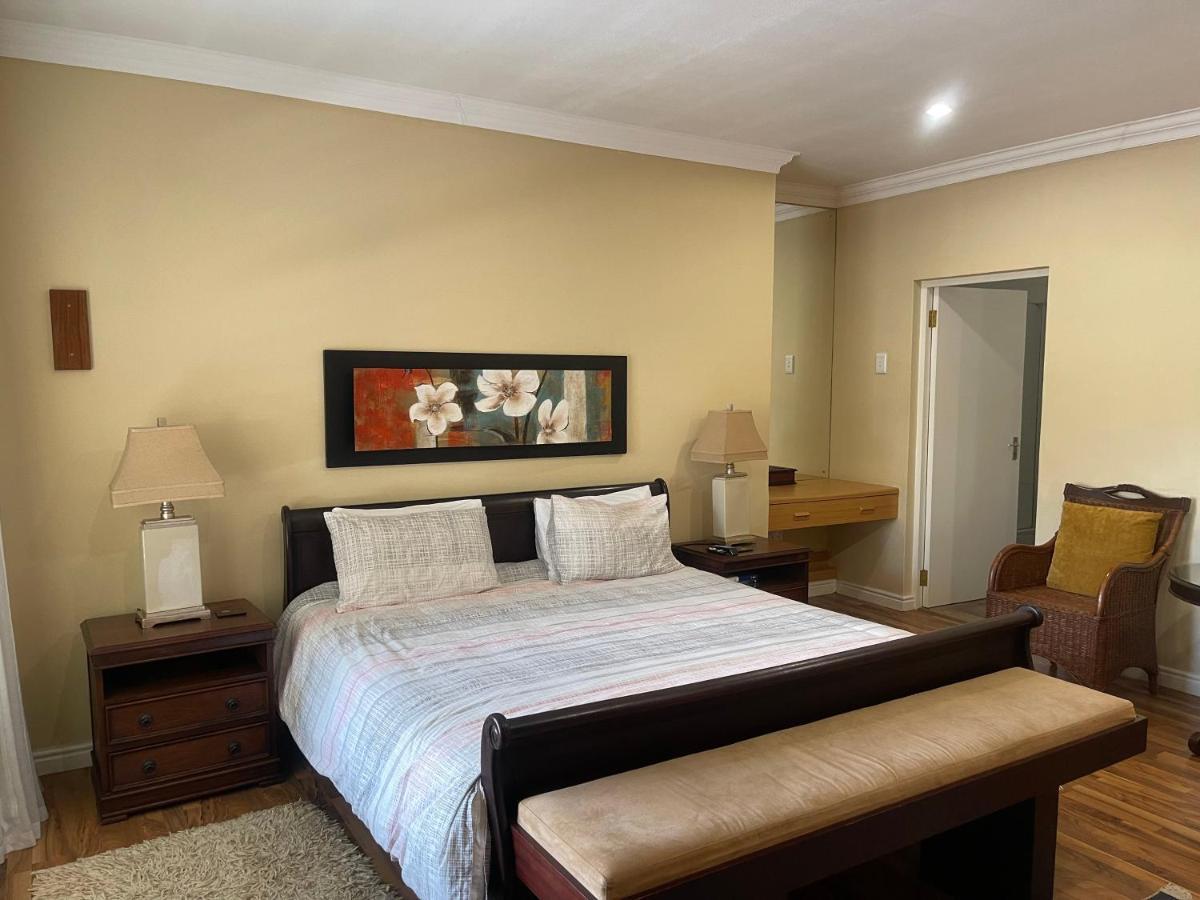Upper Room Guesthouse Kirkwood Екстериор снимка