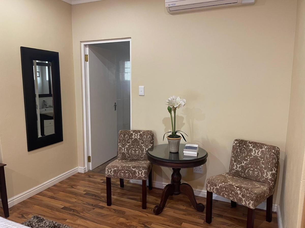 Upper Room Guesthouse Kirkwood Екстериор снимка