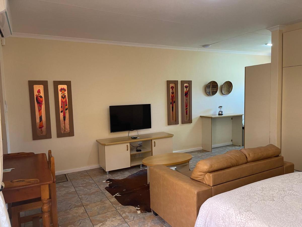 Upper Room Guesthouse Kirkwood Екстериор снимка