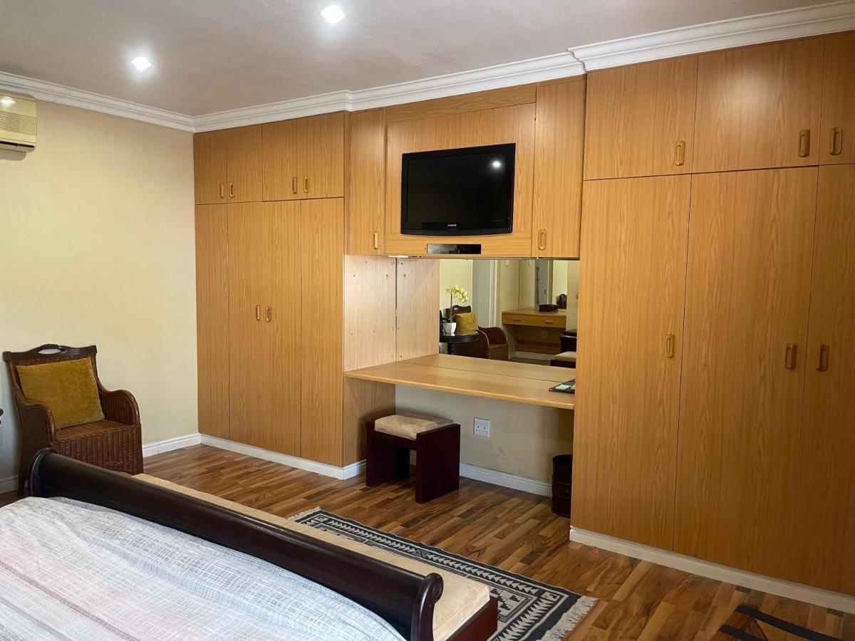 Upper Room Guesthouse Kirkwood Екстериор снимка