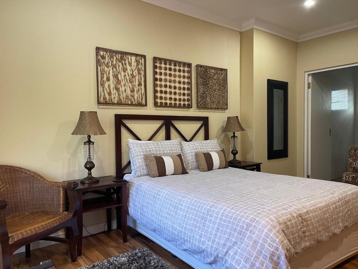 Upper Room Guesthouse Kirkwood Екстериор снимка