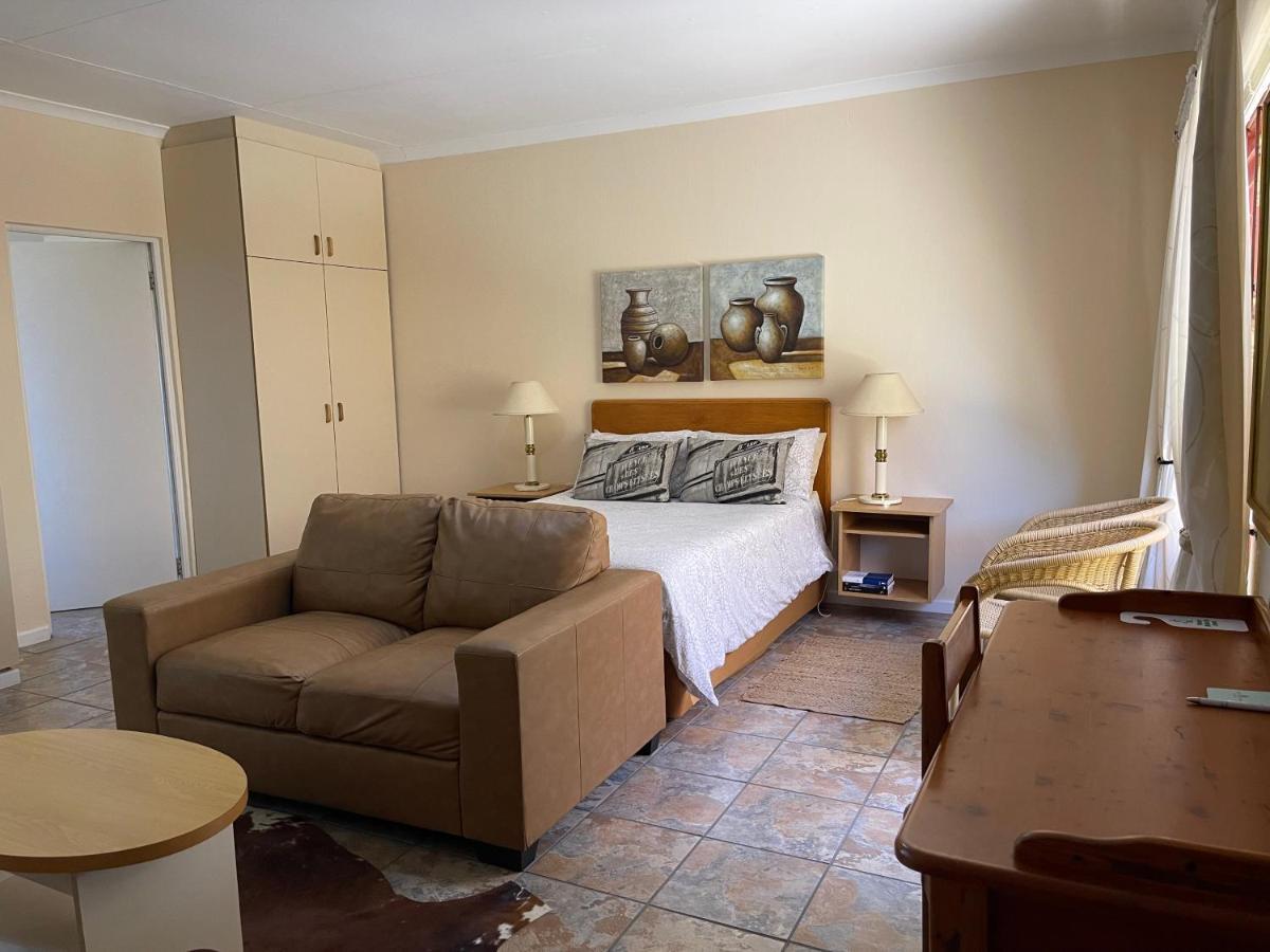 Upper Room Guesthouse Kirkwood Екстериор снимка