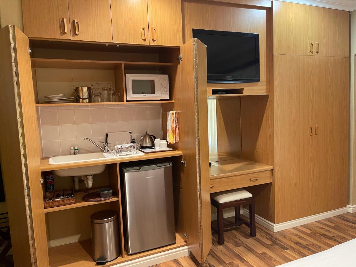 Upper Room Guesthouse Kirkwood Екстериор снимка