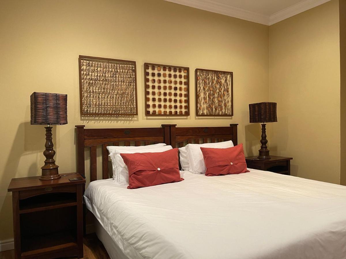 Upper Room Guesthouse Kirkwood Екстериор снимка