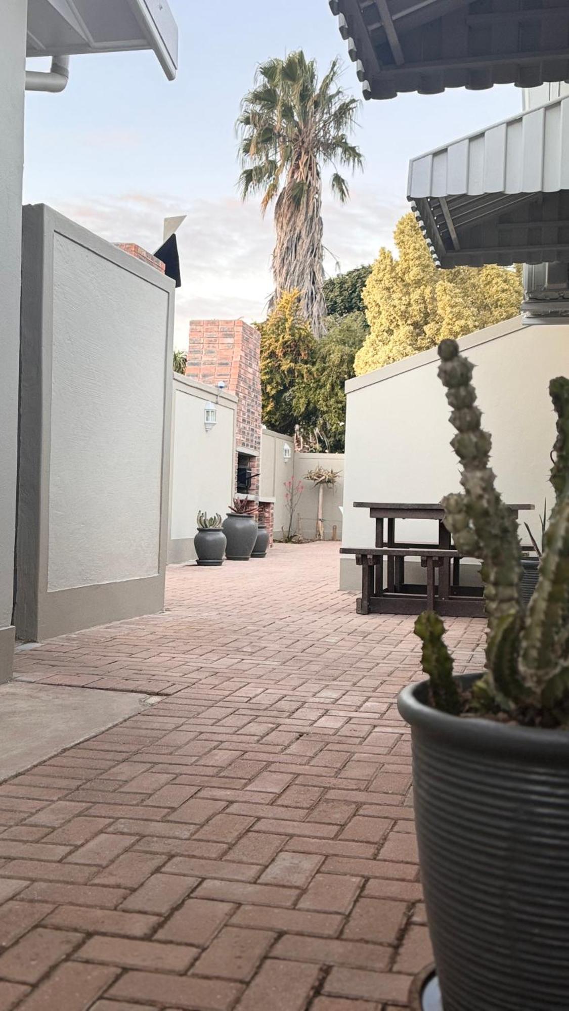 Upper Room Guesthouse Kirkwood Екстериор снимка